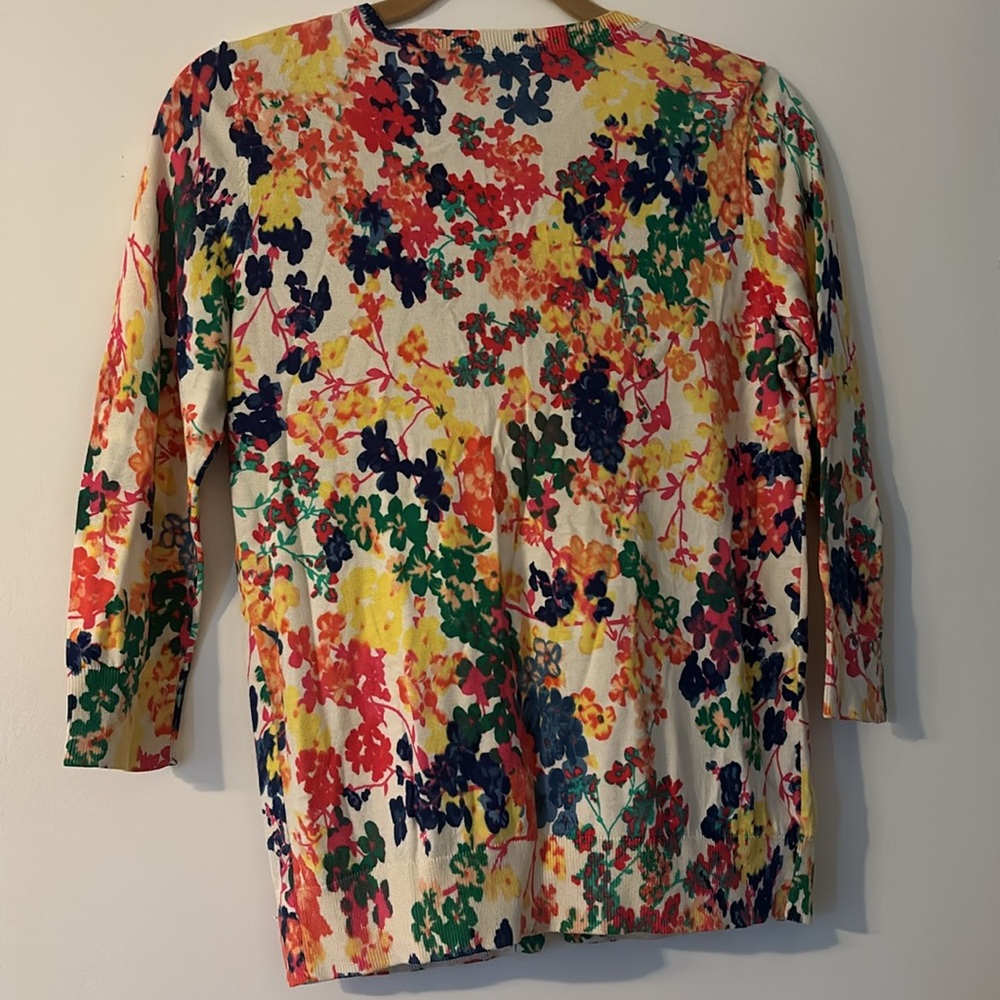 NWOT Beautiful Floral Multicolor Sweater - Picture 2 of 3